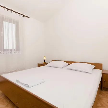 Damir Apartment *